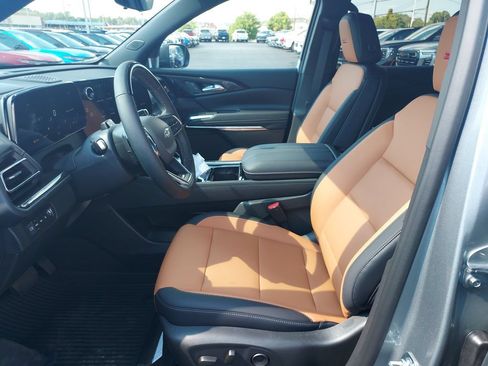 New 2027 Chevrolet Traverse Z71 w/ Enhanced Driving Package AWD/4WD image 13