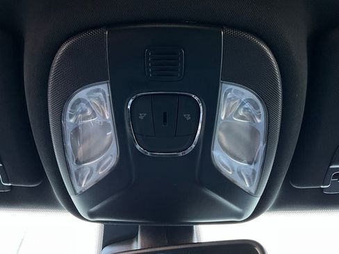 Used 2025 Jeep Compass Trailhawk image 15