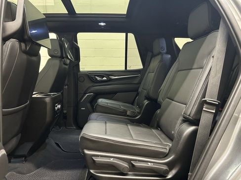 Used 2021 GMC Yukon Denali w/ Denali Premium Package image 8