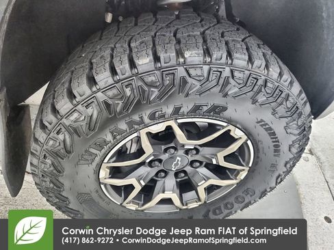 Used 2023 Chevrolet Colorado Trail Boss w/ Technology Package image 32