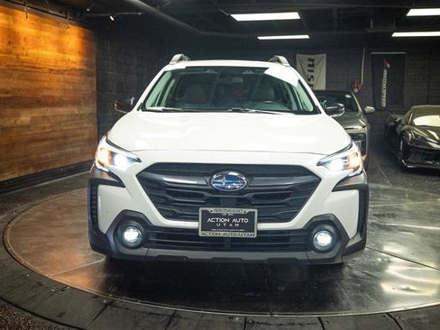 Used 2025 Subaru Outback Premium AWD/4WD image 4