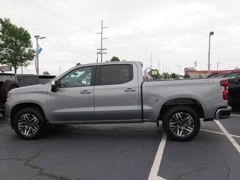 Used 2025 Chevrolet Silverado 1500 LT AWD/4WD image 6