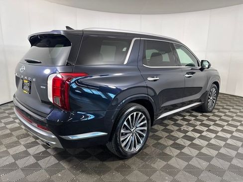 Used 2024 Hyundai Palisade Calligraphy image 3