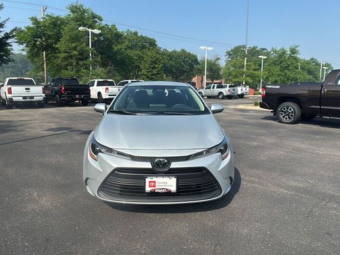 Used 2023 Toyota Corolla LE FWD image 7