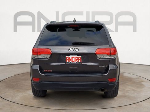 Used 2019 Jeep Grand Cherokee Laredo w/ 18" Wheel & 8.4" Radio Group RWD image 9