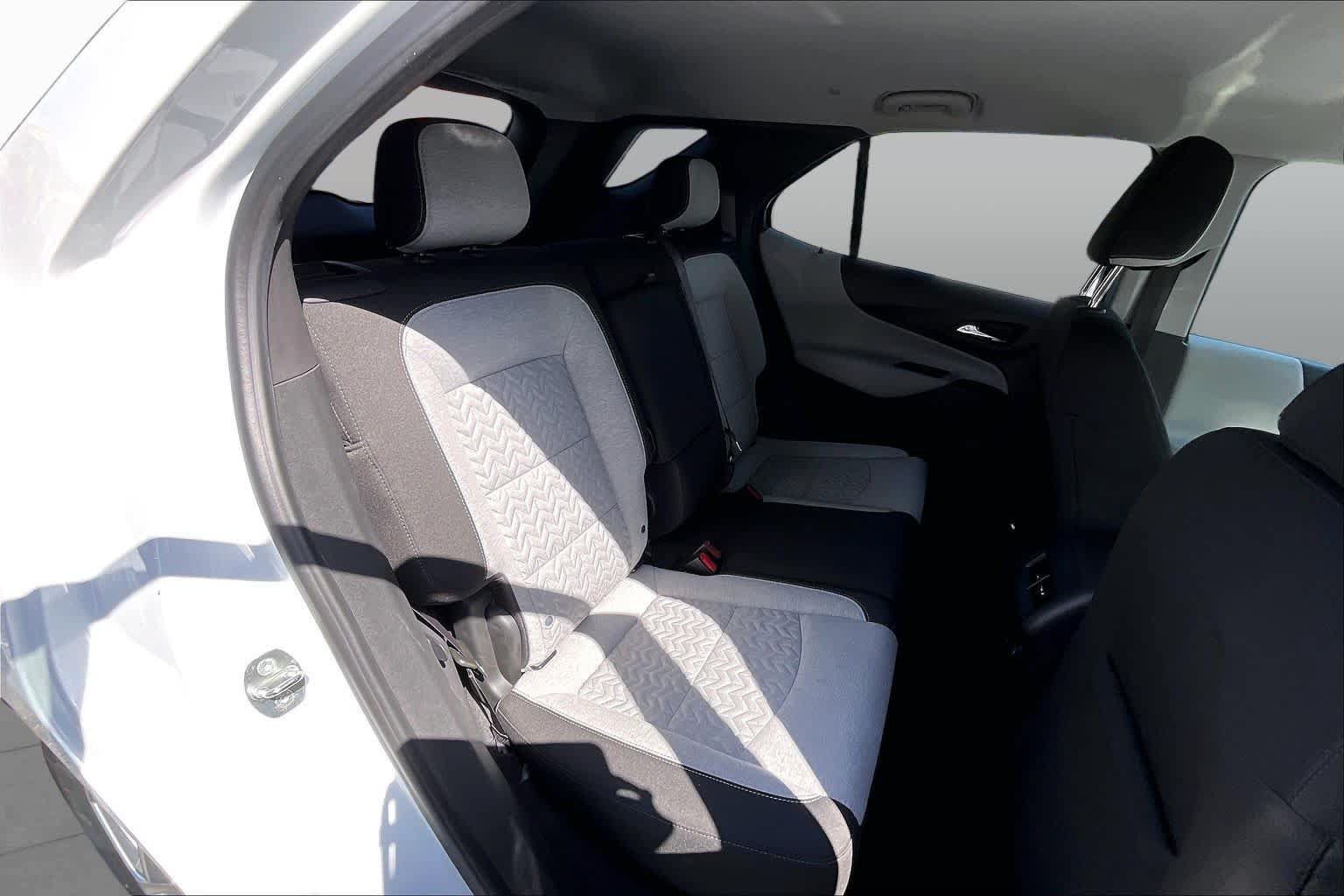 Used 2022 Chevrolet Equinox LS w/ LS Convenience Package FWD image 26