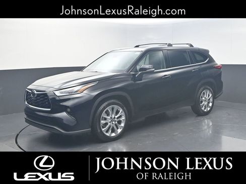 Used 2021 Toyota Highlander Limited image 1