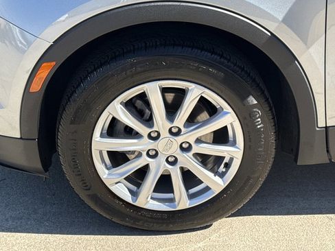 Used 2023 Cadillac XT4 Luxury w/ Cold Weather Package FWD image 14