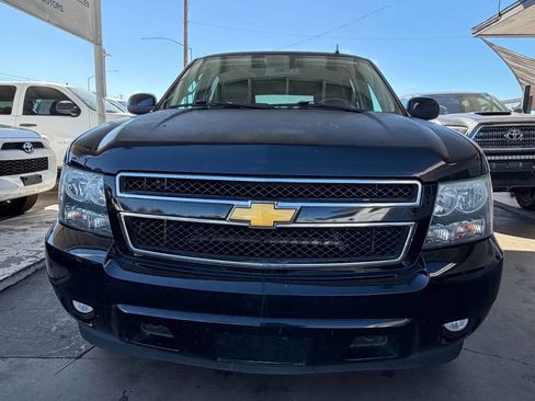 Used 2014 Chevrolet Suburban LT image 3
