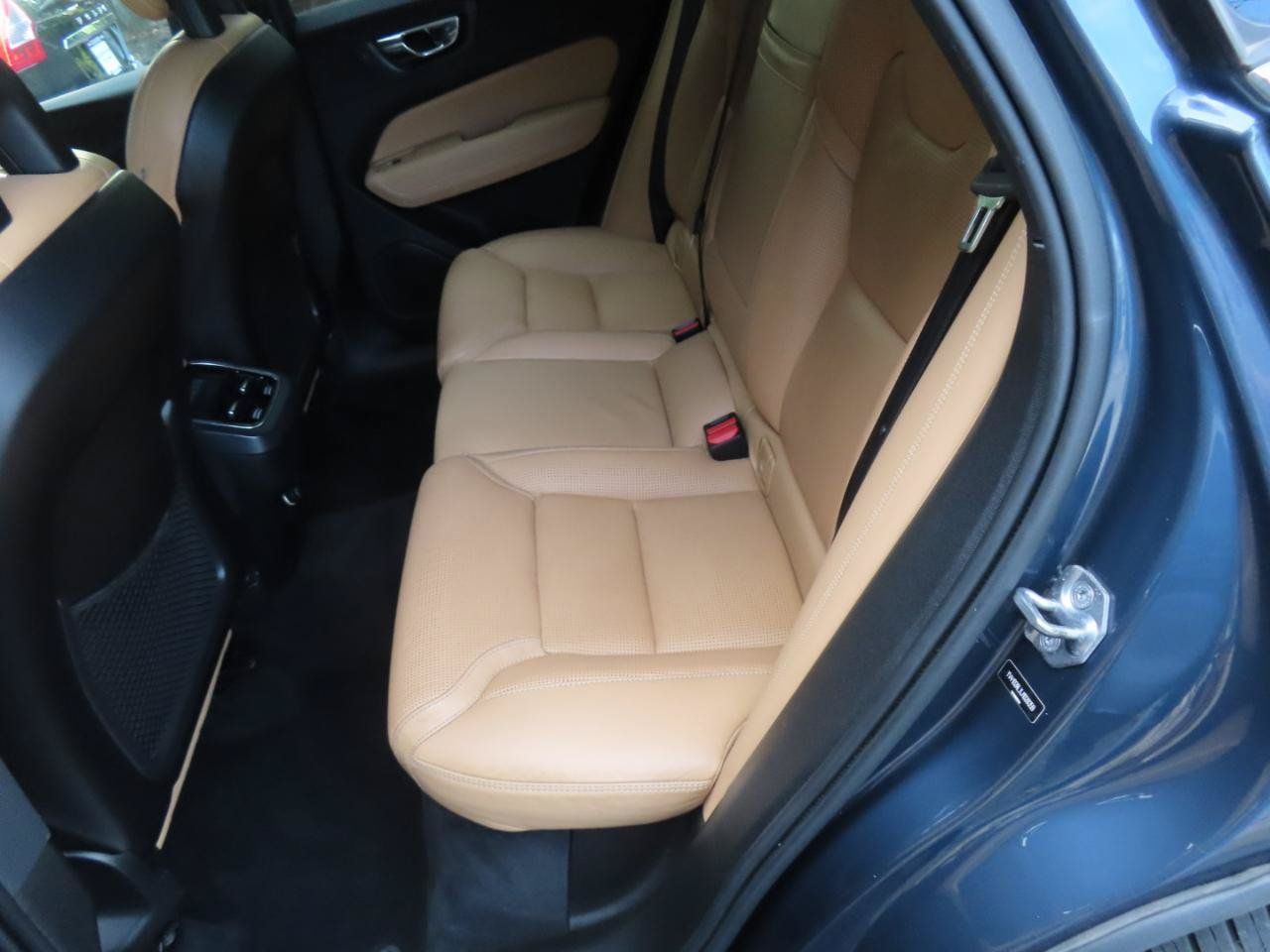 Used 2018 Volvo XC60 T5 Inscription AWD/4WD image 11