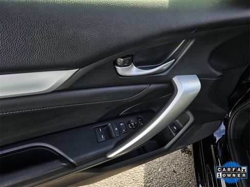 Used 2020 Honda Civic Touring image 12