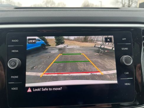 Certified 2022 Volkswagen Atlas Cross Sport SE image 18