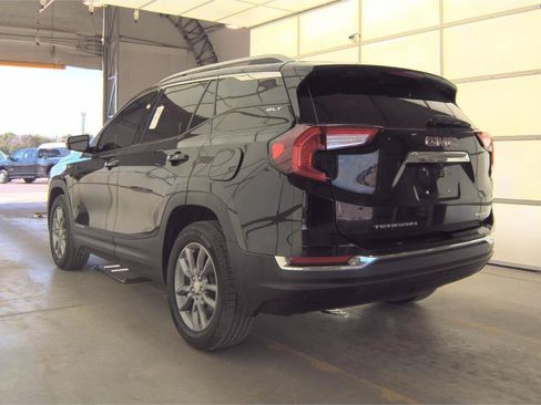 Used 2023 GMC Terrain SLT AWD/4WD image 5