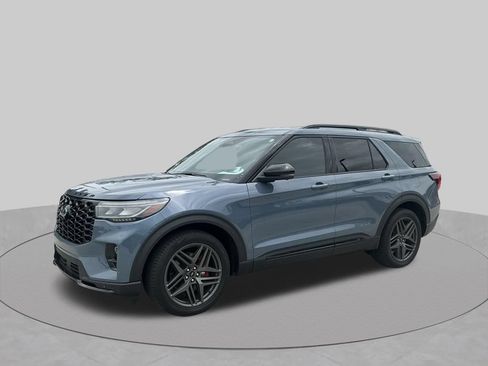 Certified 2025 Ford Explorer ST RWD image 2