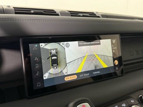 Used 2024 Land Rover Defender 110 X-Dynamic SE image 18