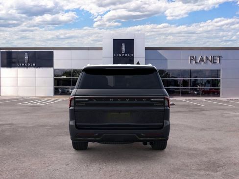 New 2026 Lincoln Navigator Premiere AWD/4WD image 5