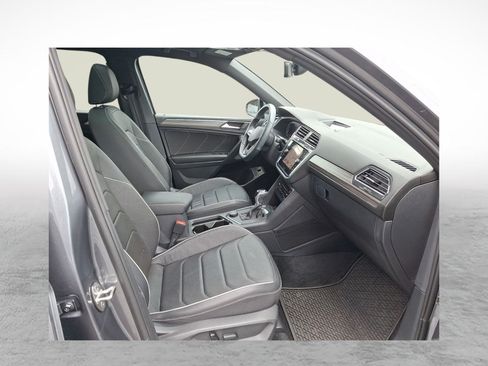 Used 2023 Volkswagen Tiguan SEL R-Line AWD/4WD image 11
