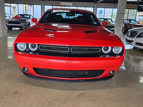 Used 2017 Dodge Challenger SXT Plus image 2