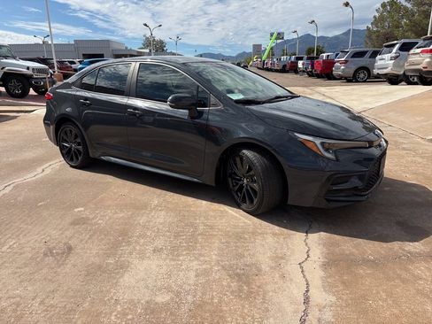 Used 2024 Toyota Corolla SE image 3