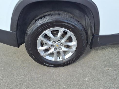 Used 2023 Chevrolet Traverse LS w/ Safety Package image 27