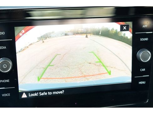 Used 2025 Volkswagen Jetta SE image 24