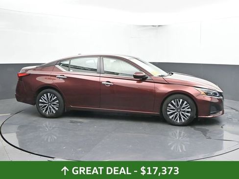 Used 2023 Nissan Altima 2.5 SV FWD image 4