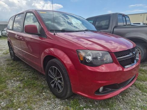 Used 2016 Dodge Grand Caravan SXT FWD image 1