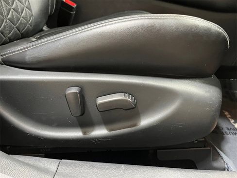 Used 2023 Nissan Maxima Platinum image 15