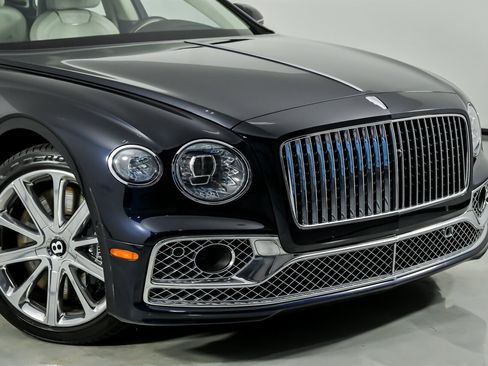 Used 2020 Bentley Flying Spur W12 image 3