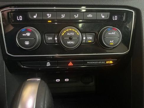 Certified 2021 Volkswagen Atlas Cross Sport SEL AWD/4WD image 23