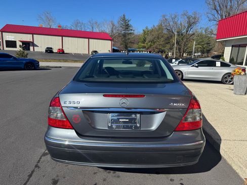 Used 2009 Mercedes-Benz E 350 4MATIC Sedan image 5