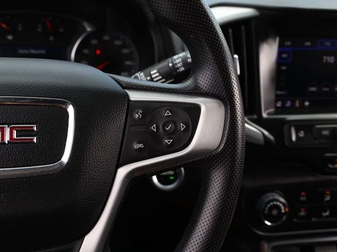 Used 2024 GMC Terrain SLE AWD/4WD image 27