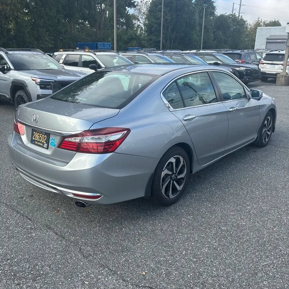 Used 2017 Honda Accord EX-L image 8