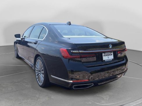 Used 2021 BMW 740i RWD image 3