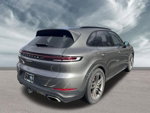 Used 2024 Porsche Cayenne image 5