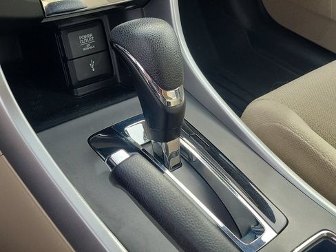 Used 2013 Honda Accord LX image 30