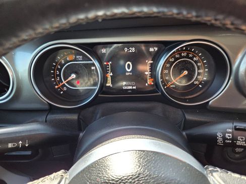 Used 2019 Jeep Wrangler Unlimited Sahara w/ Safety Group AWD/4WD image 15