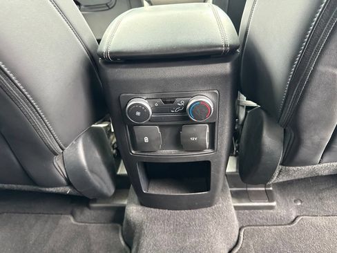 Used 2021 Ford Explorer XLT w/ Equipment Group 202A AWD/4WD image 14