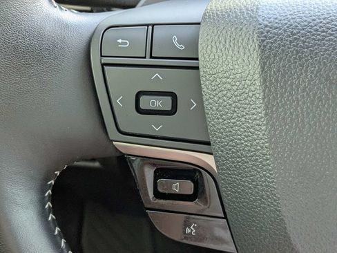 Used 2025 Toyota Camry SE FWD image 21