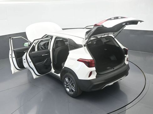 Used 2022 Kia Seltos LX image 59