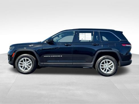 Used 2024 Jeep Grand Cherokee Laredo X AWD/4WD image 4