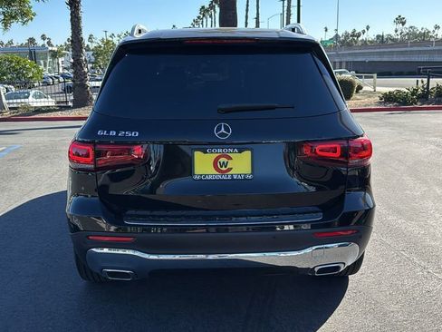 Used 2021 Mercedes-Benz GLB 250 image 4