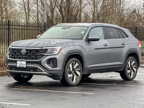 Used 2024 Volkswagen Atlas Cross Sport SE image 8