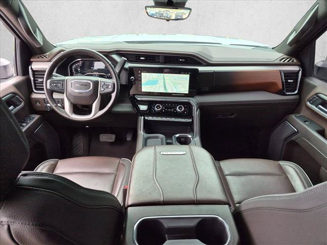 Used 2025 GMC Sierra 2500 Denali w/ Denali Reserve Package AWD/4WD image 17