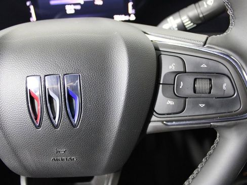 Used 2025 Buick Envista Preferred w/ Convenience I Package image 16