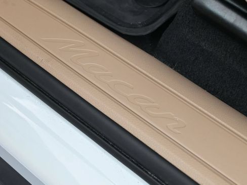 Used 2026 Porsche Macan AWD/4WD image 29