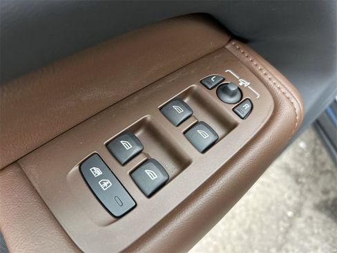 Used 2023 Volvo XC60 B5 Plus w/ Climate Package image 16