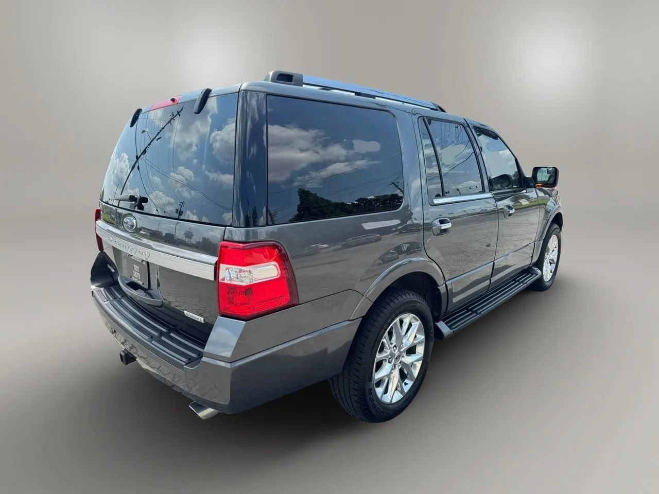 Used 2017 Ford Expedition Limited RWD image 9