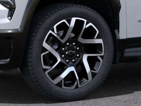 New 2025 Chevrolet Silverado EV RST image 9