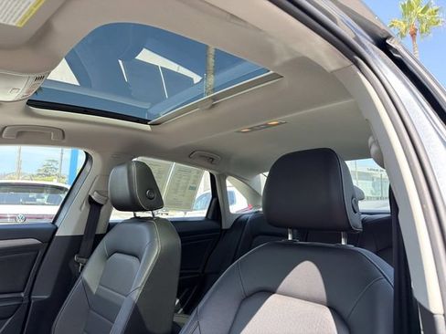 Used 2023 Volkswagen Jetta SE w/ Panoramic Sunroof Package FWD image 18